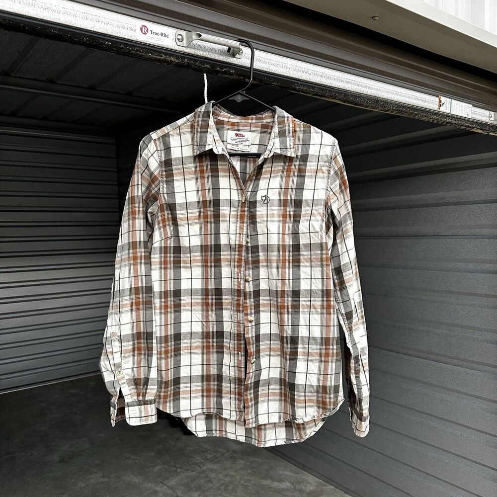 Fjallraven Women’s Medium Plaid Button Up Flannel Regular Fit Hiking